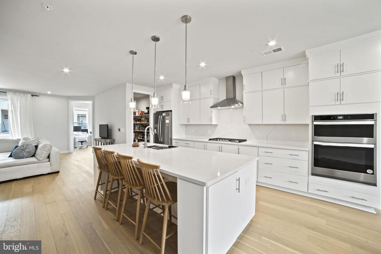 7546 Sawyer Farm Wy, McLean, VA 22102 Townhome Rentals in McLean VA