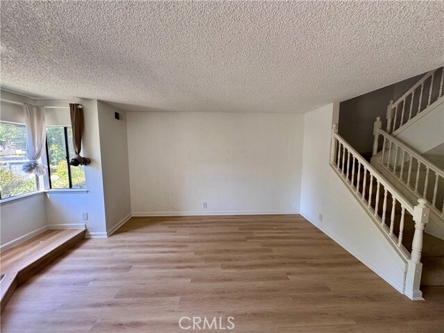 Building Photo - 4 Viento Dr