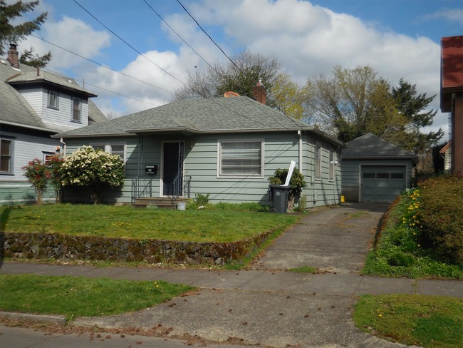 Photo - 4121 SE Ellis St (Portland, OR) House