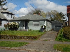 Building Photo - 4121 SE Ellis St