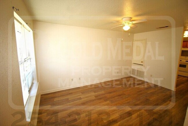 Foto del edificio - 3700 Ys Pak Ct