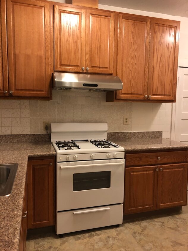 Building Photo - 169 11th St