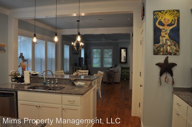 Building Photo - 45 Winterberry Cir
