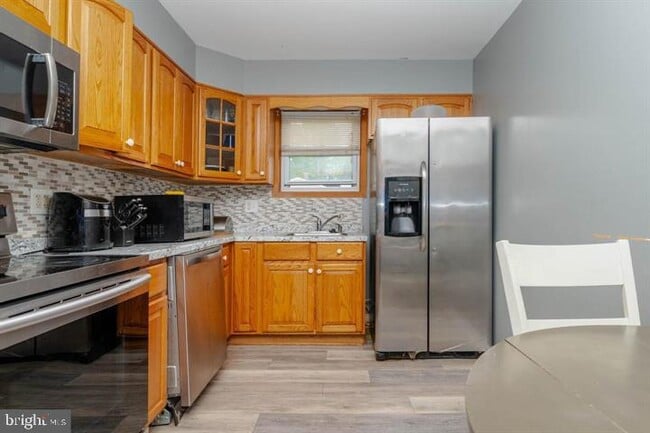 Building Photo - 5513 Daybreak Terrace