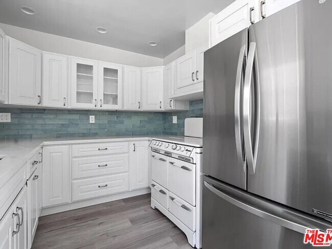 Foto del edificio - 908 Venezia Ave