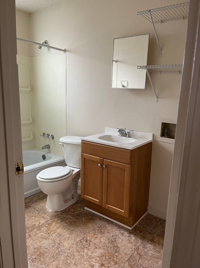 Foto del edificio - 8094 LA-23