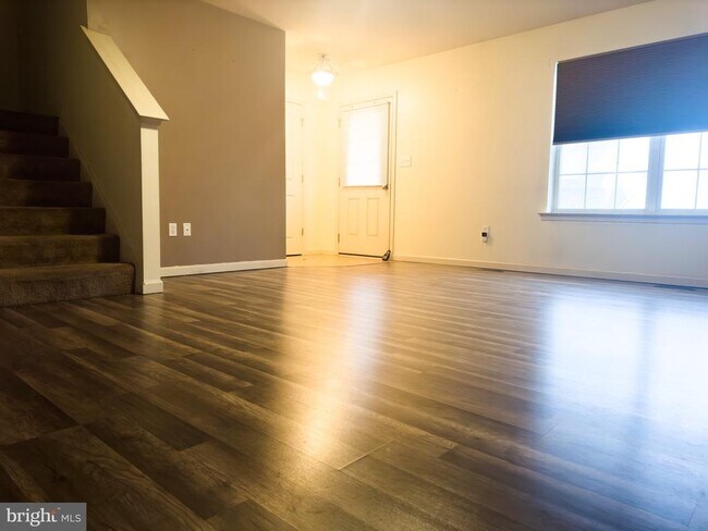 Building Photo - 6432 Creekbend Dr