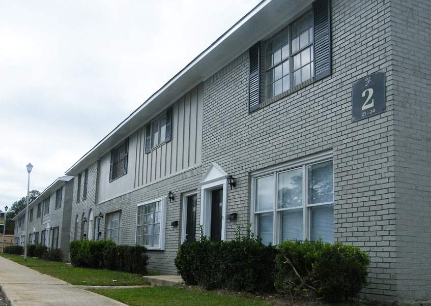 Primary Photo - Foxwood Apartment Townhomes