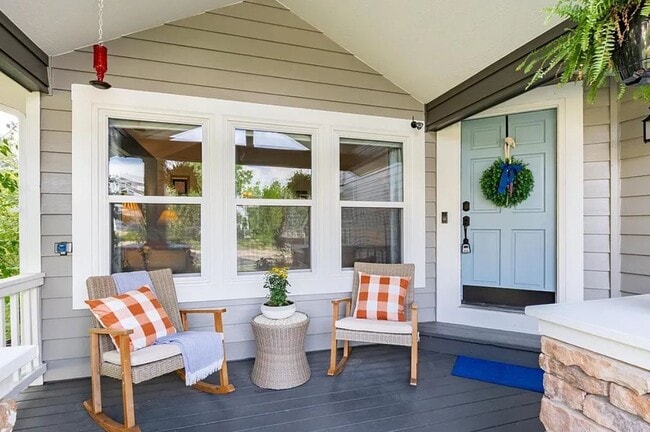 Private Front Porch - 9393 Prairie View Dr