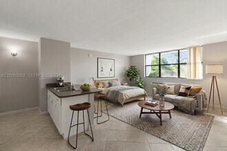 Building Photo - 2401 Riverside Dr