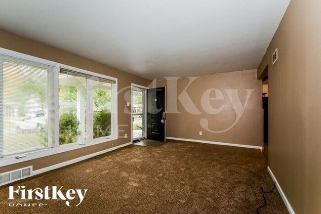 Building Photo - 2555 Patterson Rd