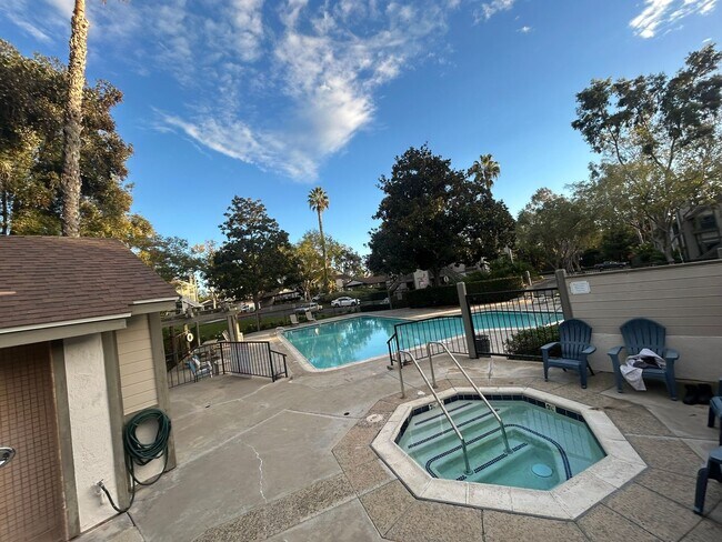 Foto del edificio - Cozy condo in Shadowridge Community