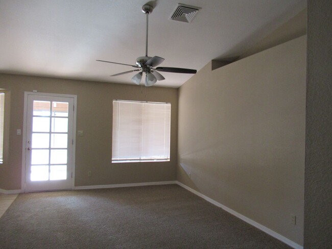 Foto del edificio - 3 Bedroom Home with Pool In Northeast Mesa!