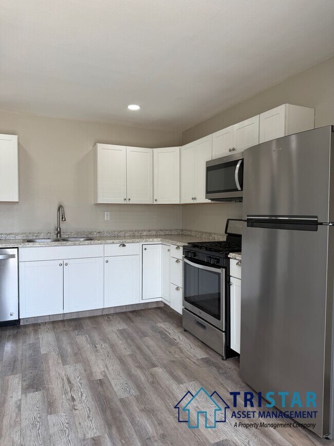 Foto del edificio - Upgraded 1BD/1BA Apartment in Lakeside, CA - 1/2 Off Move-In Special!