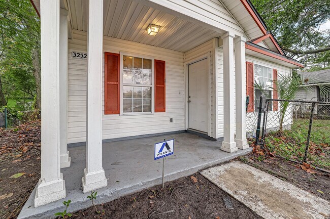 Building Photo - 3252 Rayford St
