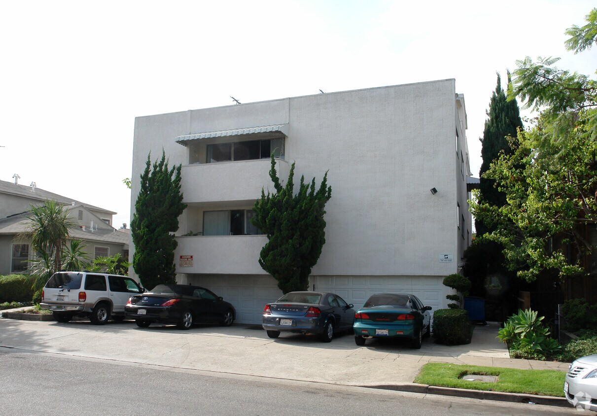 Primary Photo - Selby Apartments
