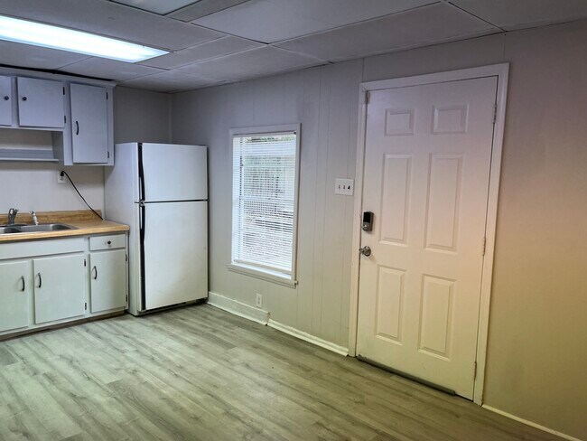 Zona de estar de la primera planta - 2116 Crosley St