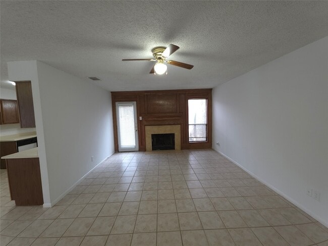 Building Photo - 7126 Deer Creek Ct