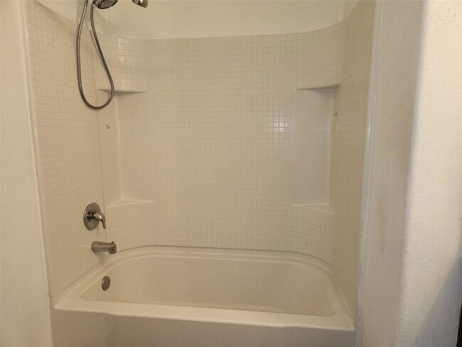 Foto del edificio - 303 Pine Mist Ln