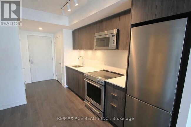 Photo du bâtiment - 30 Samuel Wood Wy