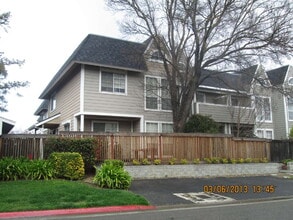 Building Photo - 3126 Woods Cir