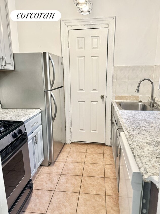 Foto del edificio - 749 St Nicholas Ave