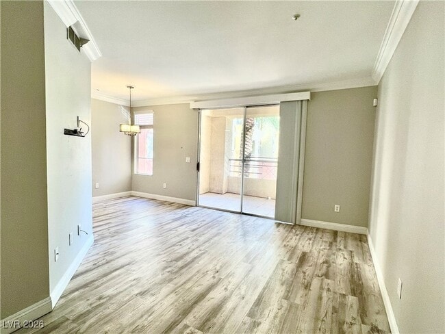 Building Photo - 260 E Flamingo Rd