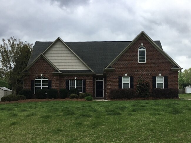 Building Photo - 133 Graywood Ct