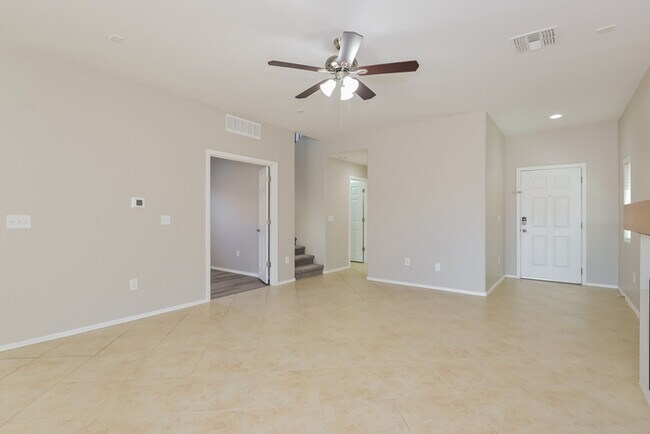 Foto del edificio - Inviting 4-Bedroom Home with Community Amenities