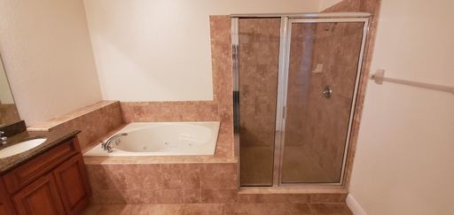 Building Photo - Towhome in La Fortuna, Kissimmee