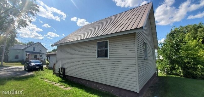 Building Photo - 3 br, 1 bath House - 500 Grant St B Unit B