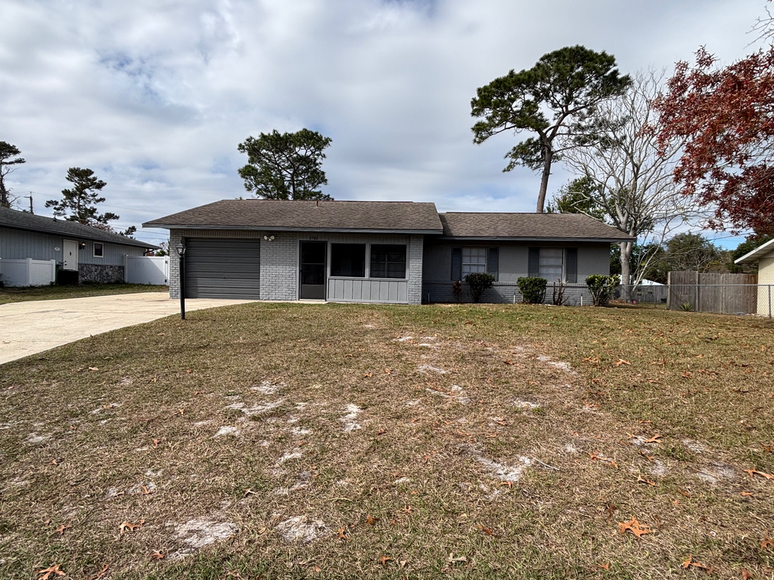 Foto principal - Beautiful 3 bedroom 2 bath home in Deltona