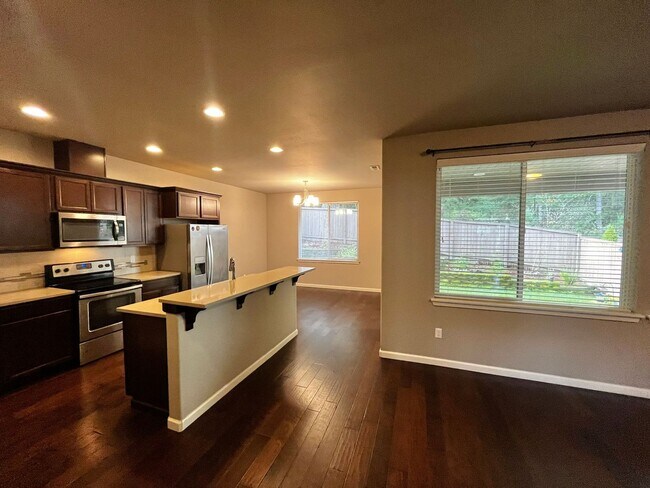 Foto del edificio - Large 4bed/3bath Home