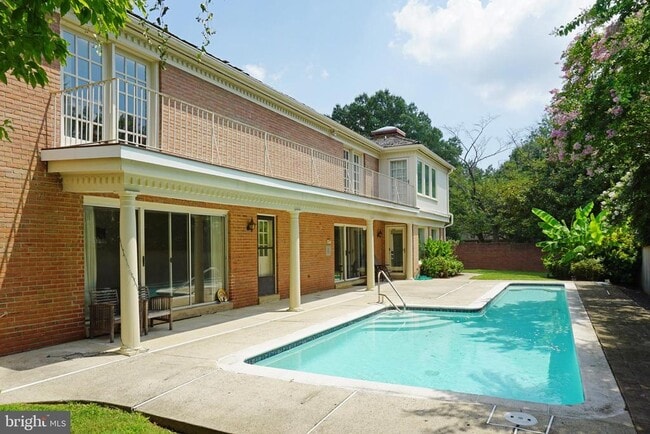 Foto del edificio - 6209 Stoneham Ln