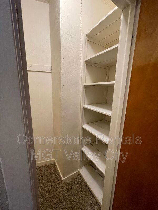 Foto del edificio - 458 3rd St NE