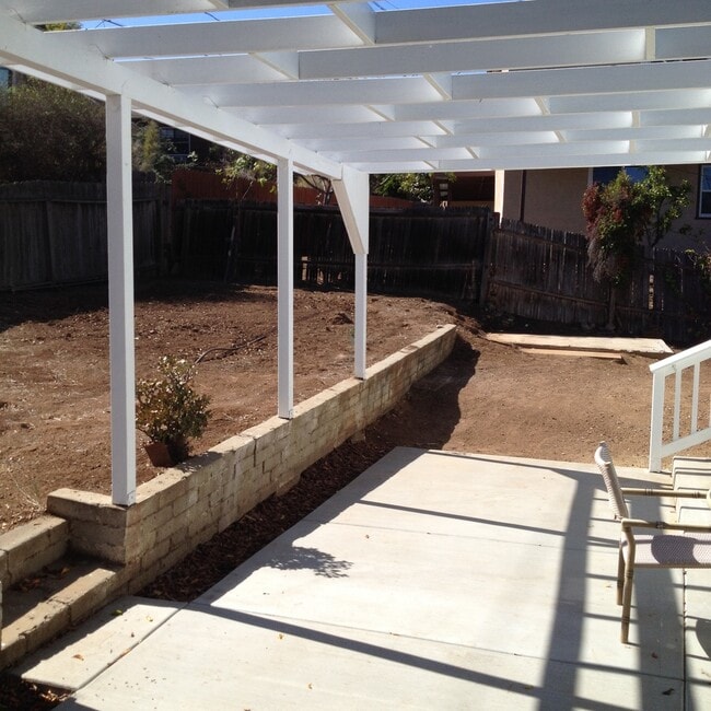 Building Photo - Beautiful 2bd/1ba Upstairs Duplex with a H...
