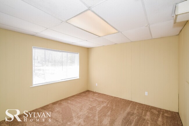 Building Photo - 1316 Turf Dr