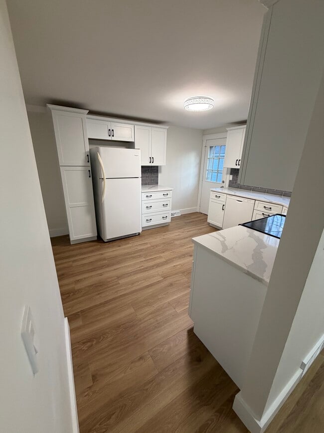 Building Photo - 157 Marine Dr