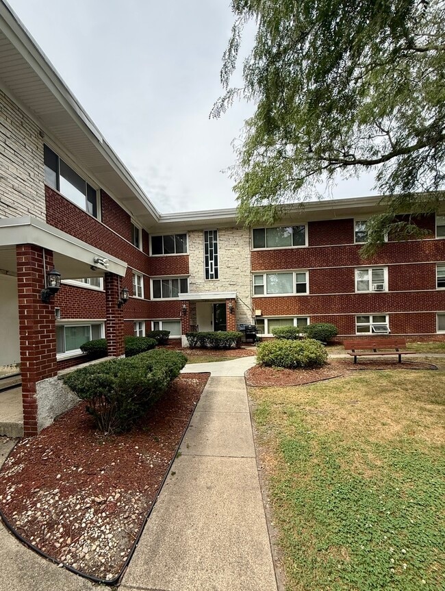 Building Photo - 6864 W Lode Dr