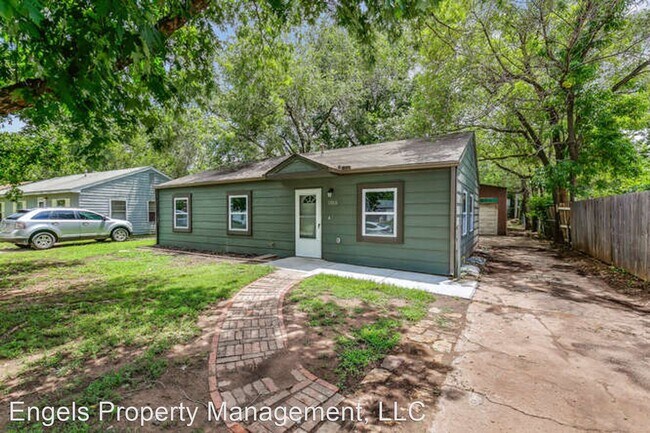 Building Photo - 3 br, 1 bath House - 1353 E Frontenac St