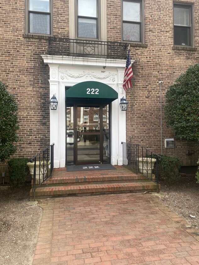 222 7th St Unit 3g, Garden City, NY 11530 Apartments in Garden City