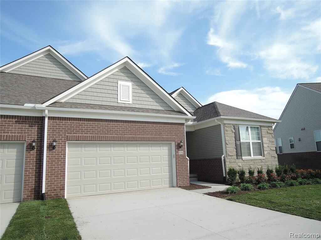Foto principal - 576 Ivyland St
