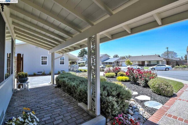 Building Photo - 3 br, 2 bath House - 4726 Wadsworth