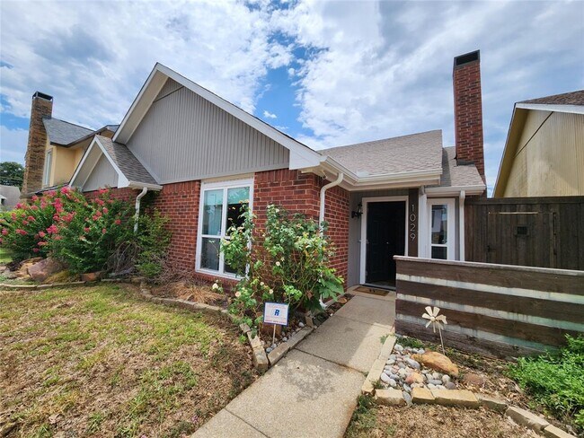 Foto del edificio - 1029 Wakefield Dr