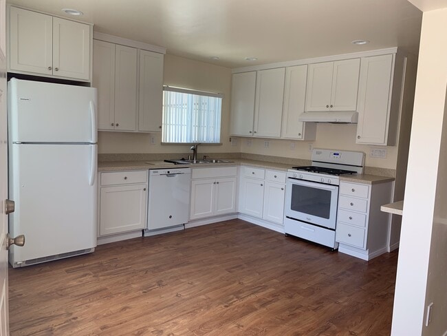 Building Photo - 524-526 Delaware Street