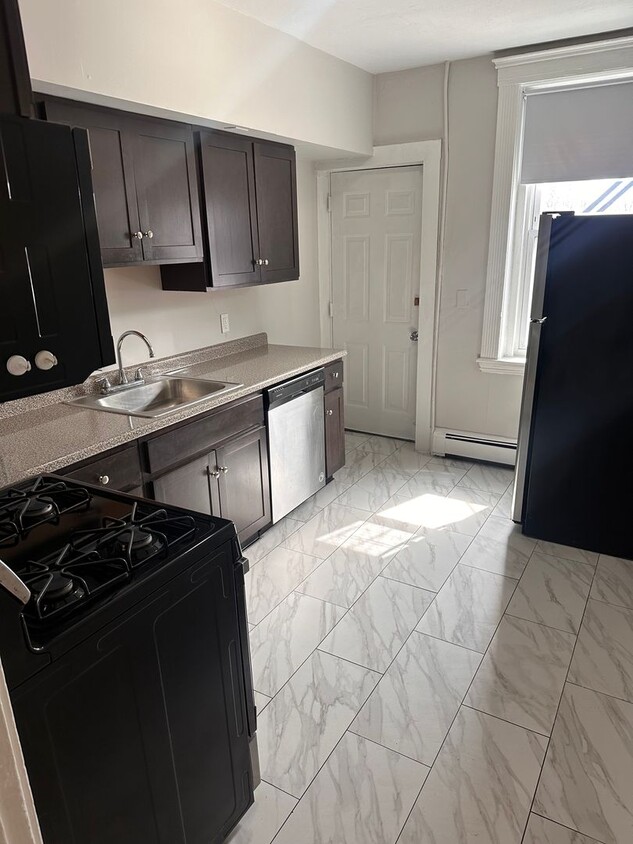 Great 2 bedroom apartment. - Great 2 bedroom apartment.