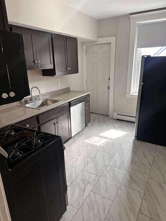 Great 2 bedroom apartment. - Great 2 bedroom apartment.