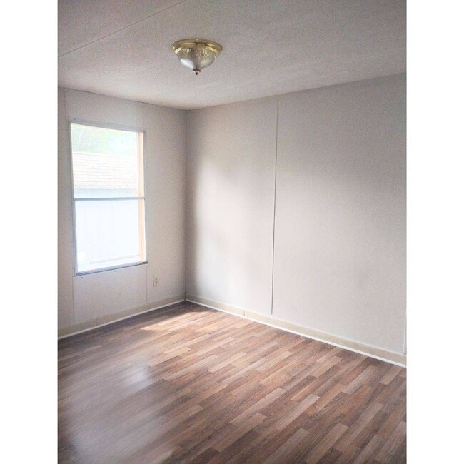 Building Photo - 2301 Parrott Dr