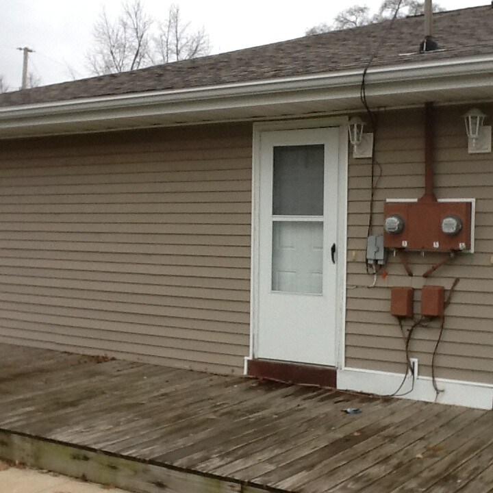 Back door on deck - 703 Fishlock Ave