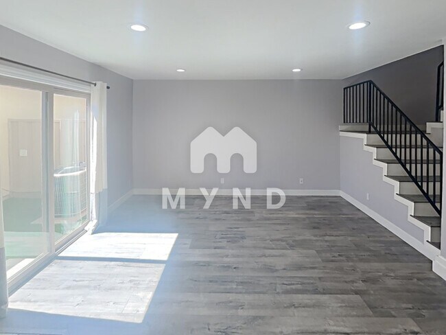 Building Photo - 3145 Loma Verde Dr #15